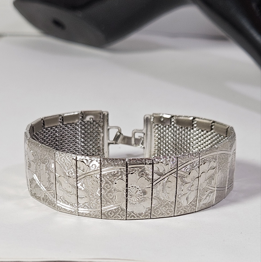 Vintage Segmented Bracelet Metal Floral - Picture 4 of 4